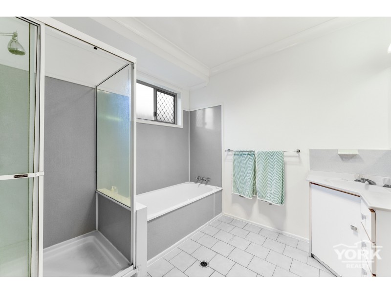 2a Bond Court, Darling Heights QLD 4350