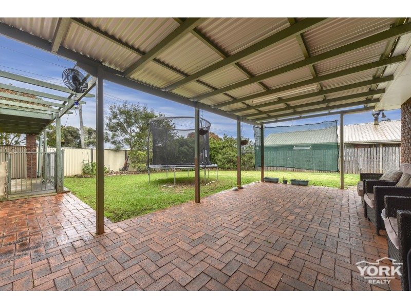 2a Bond Court, Darling Heights QLD 4350