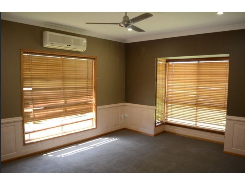 109 Hursley Road, Glenvale QLD 4350
