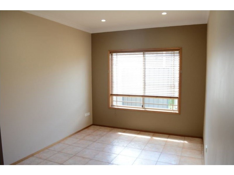 109 Hursley Road, Glenvale QLD 4350