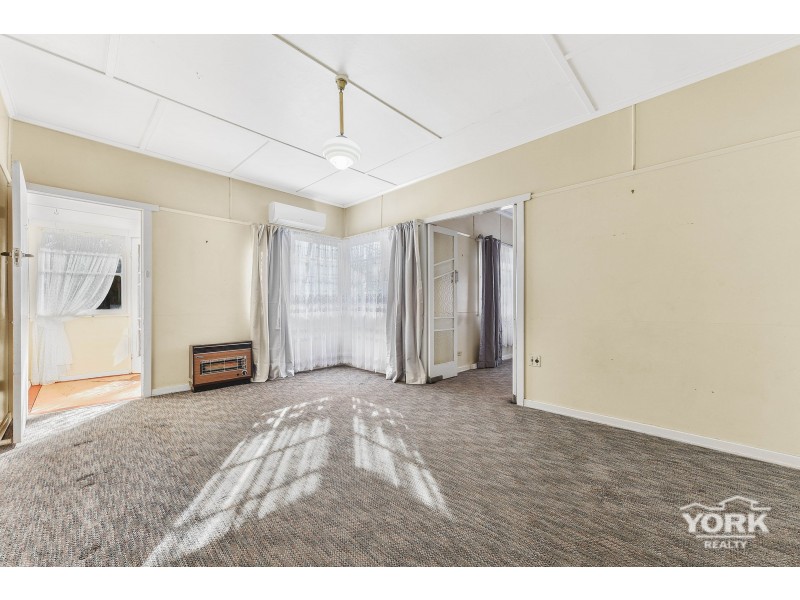 34 Dunne Street, Harristown QLD 4350