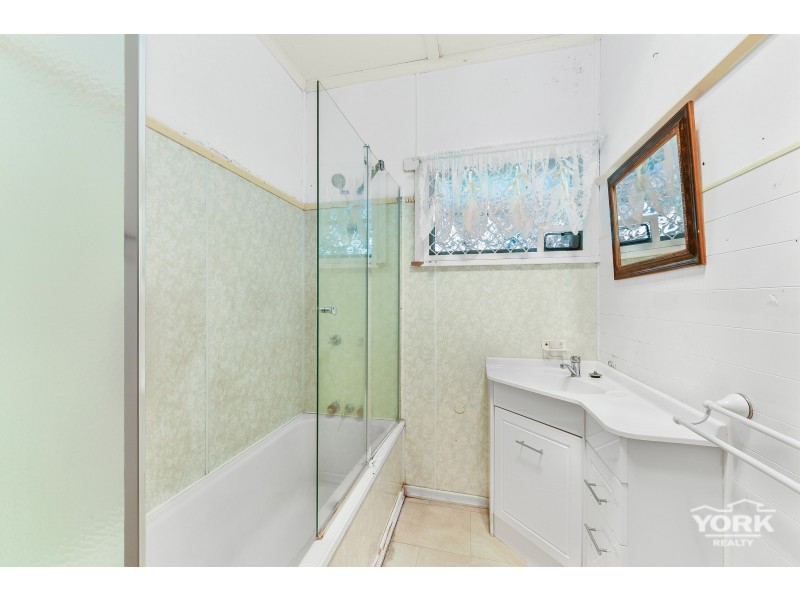 34 Dunne Street, Harristown QLD 4350