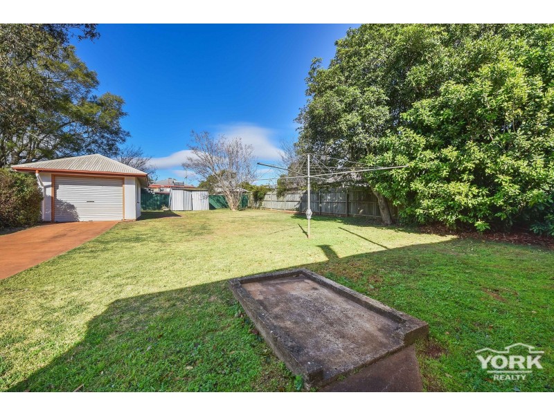 34 Dunne Street, Harristown QLD 4350