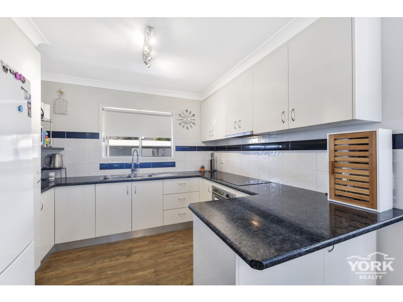 7 Evon Street, Rockville QLD 4350