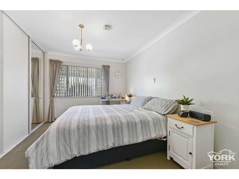 7 Evon Street, Rockville QLD 4350