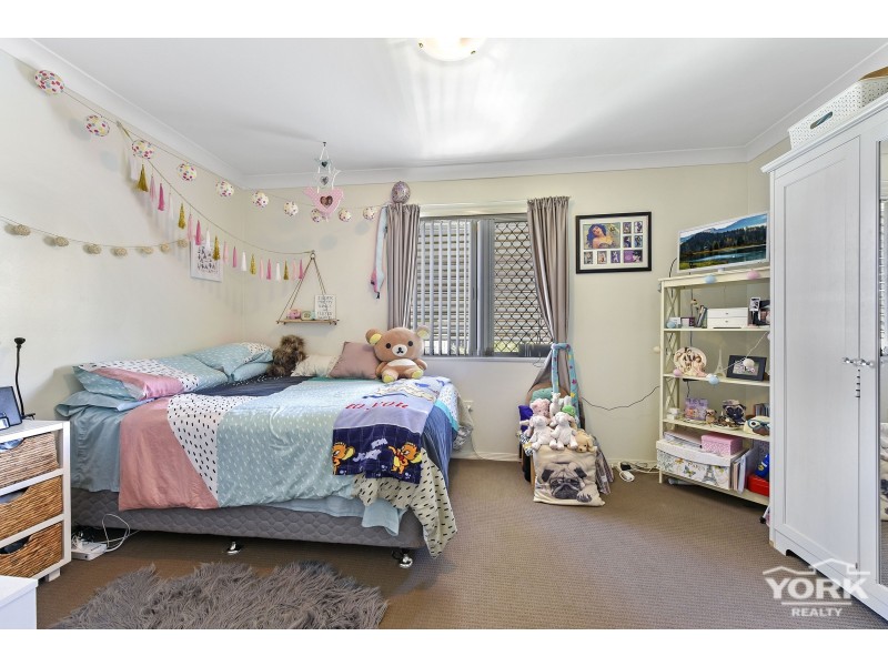 7 Evon Street, Rockville QLD 4350