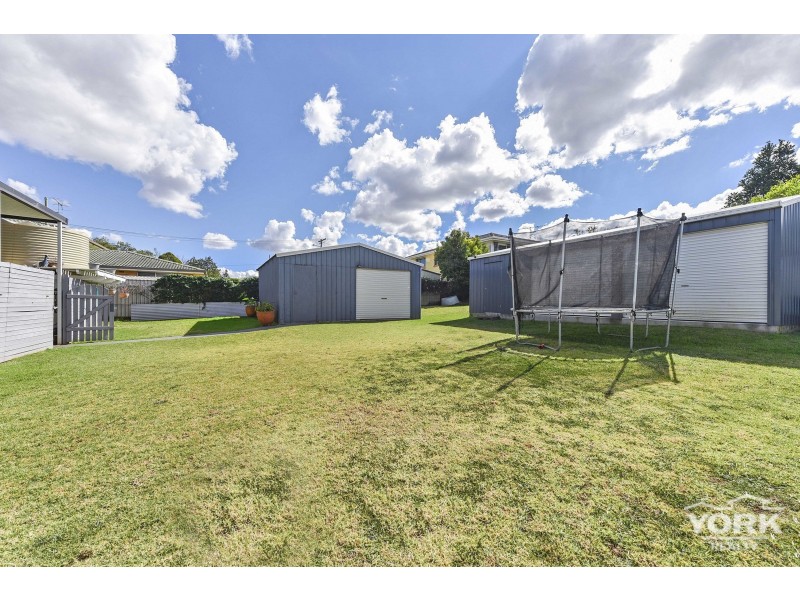 7 Evon Street, Rockville QLD 4350