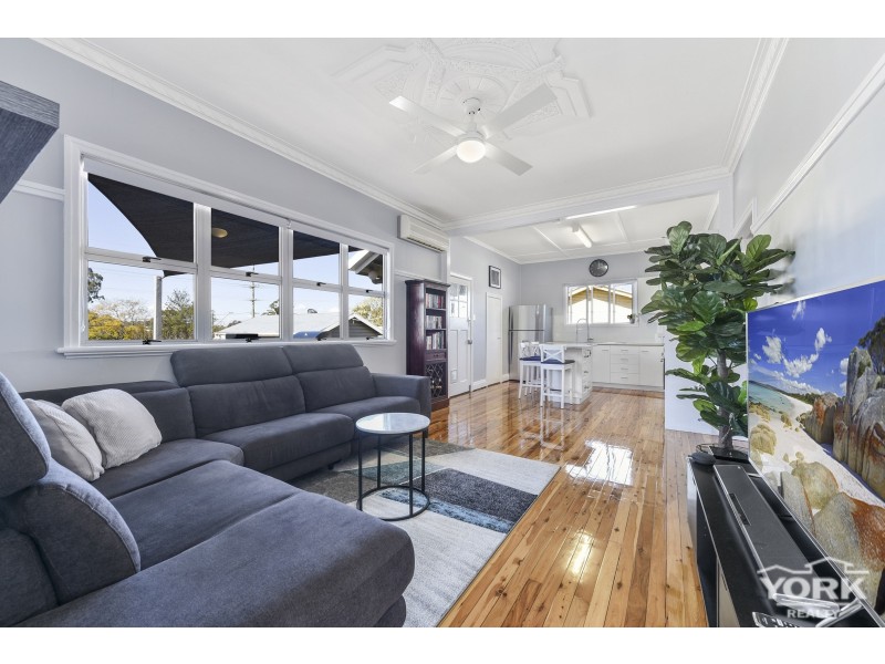 14 Beelbee Street, Harristown QLD 4350