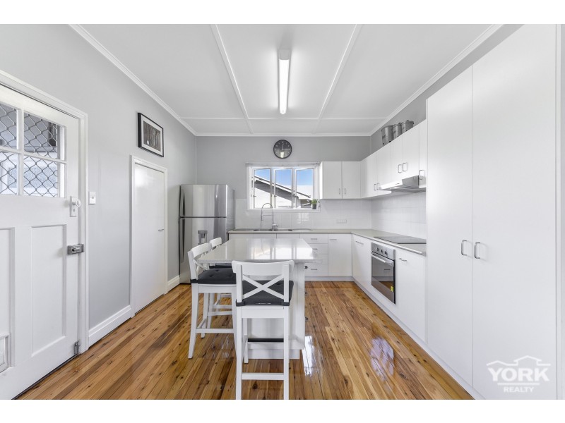 14 Beelbee Street, Harristown QLD 4350