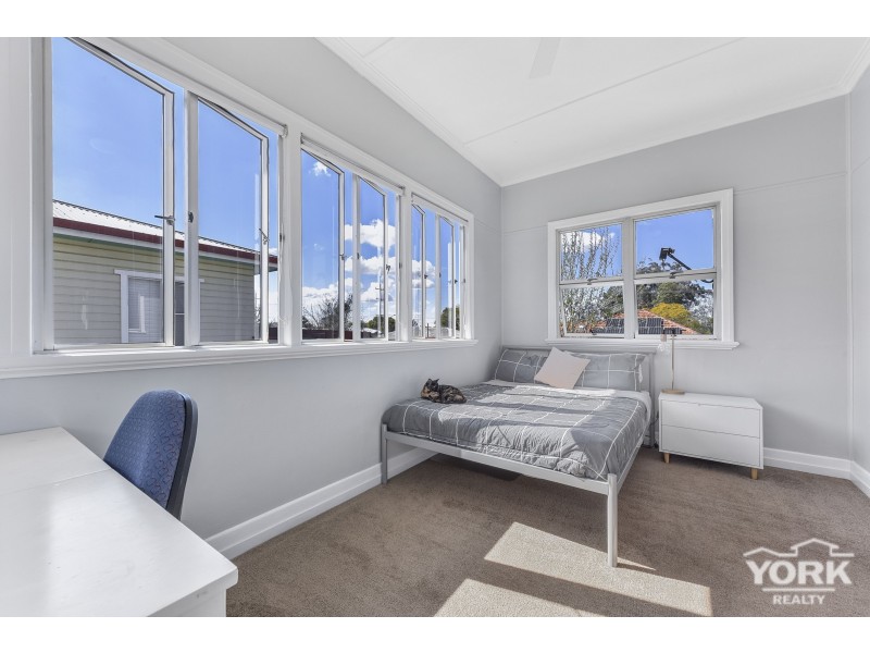 14 Beelbee Street, Harristown QLD 4350