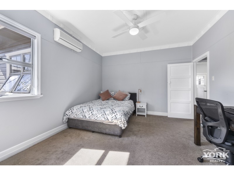 14 Beelbee Street, Harristown QLD 4350