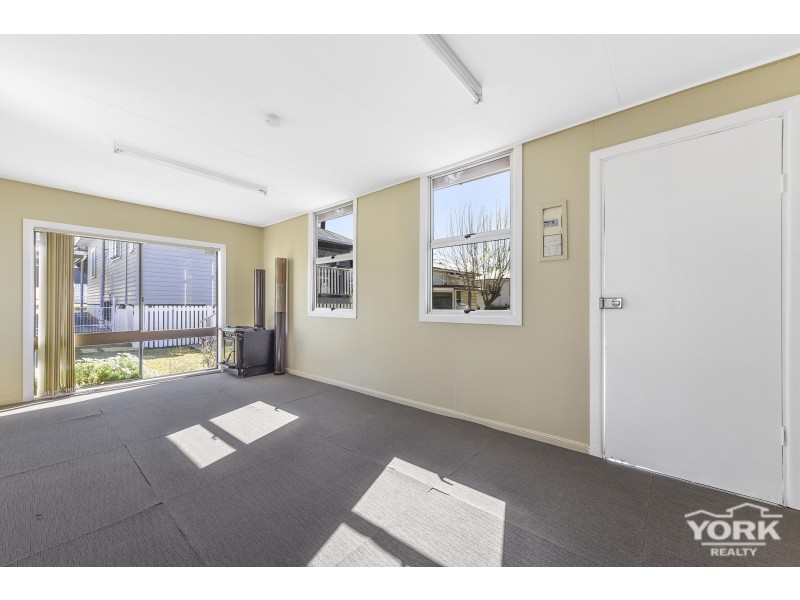 14 Beelbee Street, Harristown QLD 4350