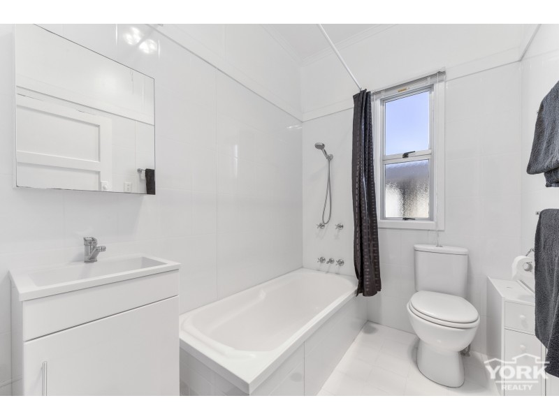 14 Beelbee Street, Harristown QLD 4350