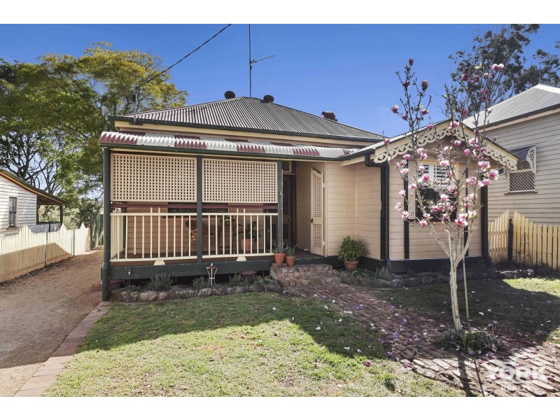 9 Grenier Street, North Toowoomba QLD 4350