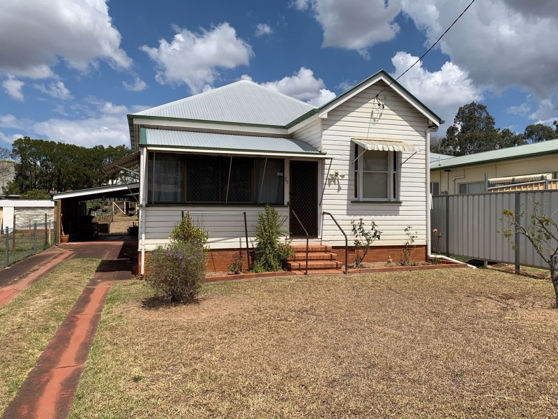30 Goggs Street, Toowoomba City QLD 4350