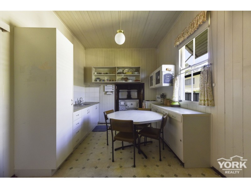 30 Goggs Street, Toowoomba City QLD 4350