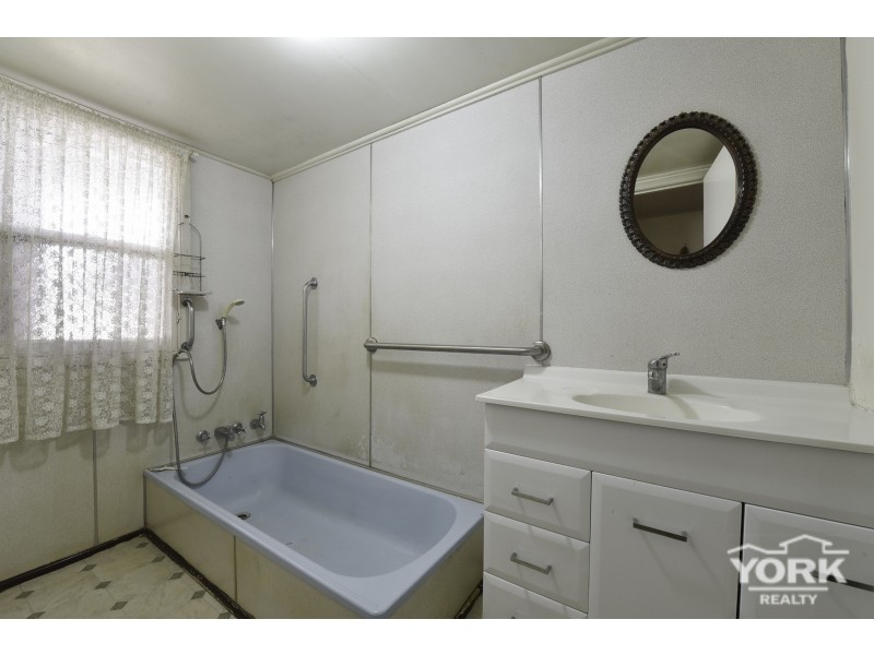 30 Goggs Street, Toowoomba City QLD 4350