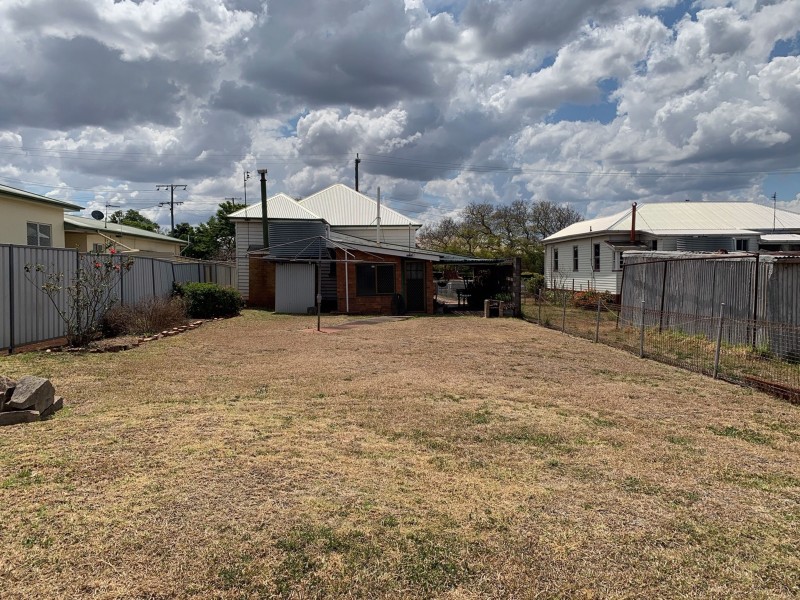 30 Goggs Street, Toowoomba City QLD 4350