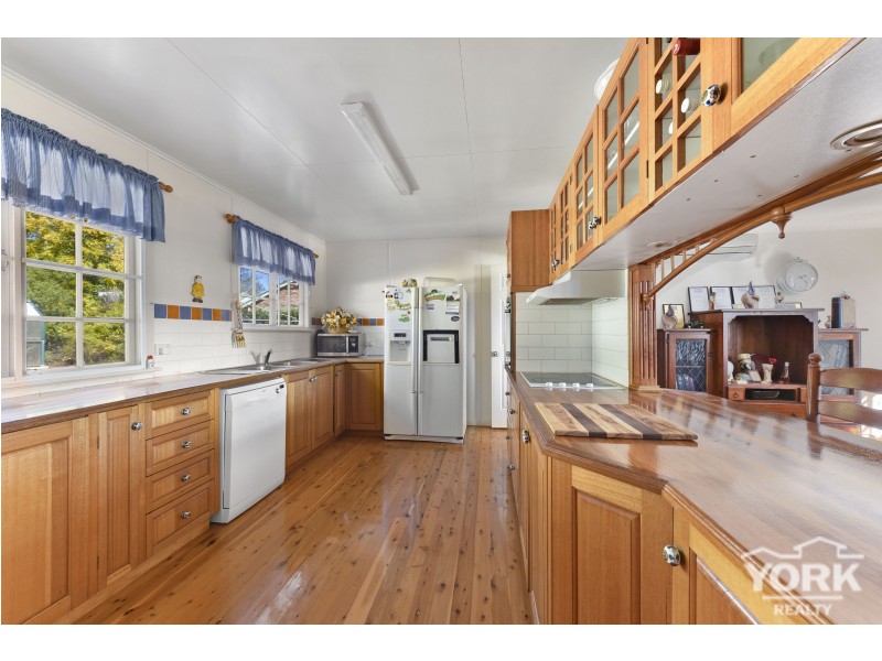 Centenary Heights QLD 4350