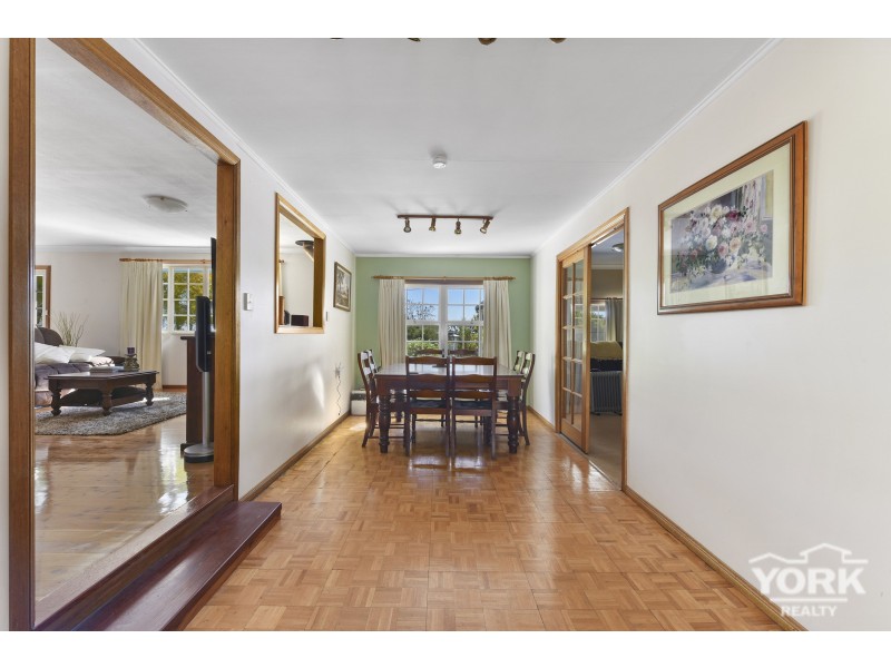 Centenary Heights QLD 4350