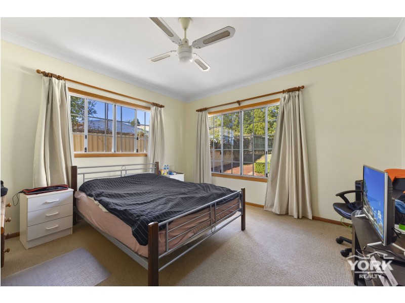 Centenary Heights QLD 4350