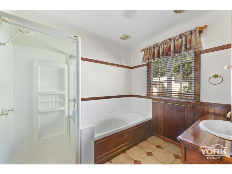 Centenary Heights QLD 4350