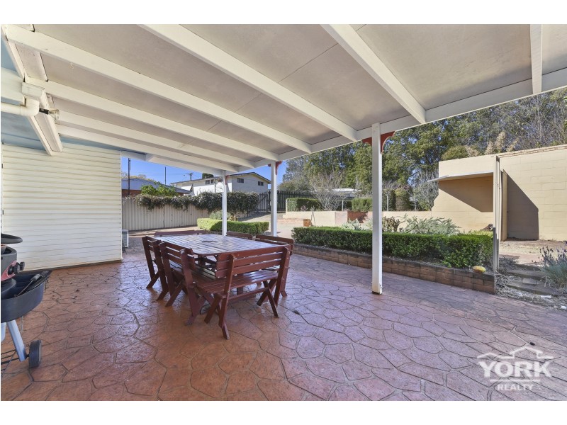 Centenary Heights QLD 4350