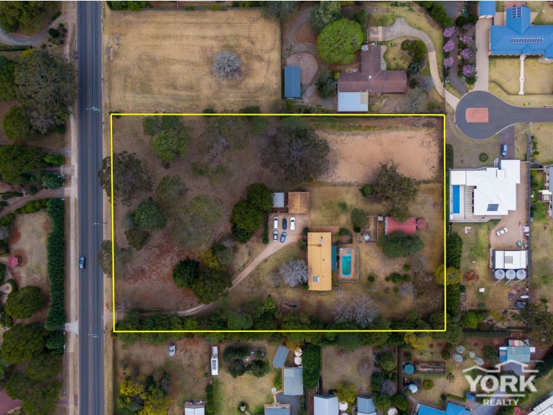 45 Highfields Road, Highfields QLD 4352