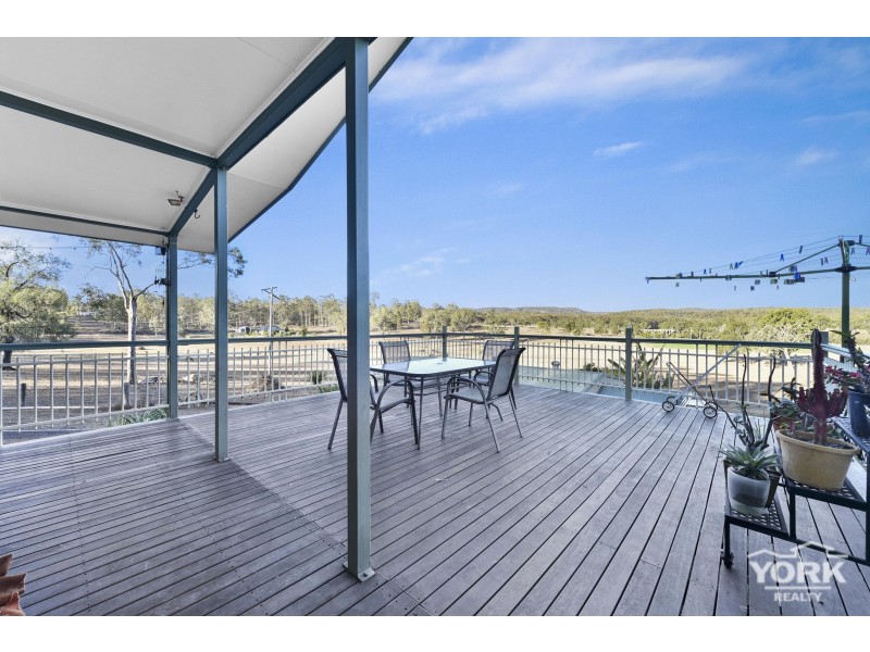 702 Murphys Creek Road, Upper Lockyer QLD 4352