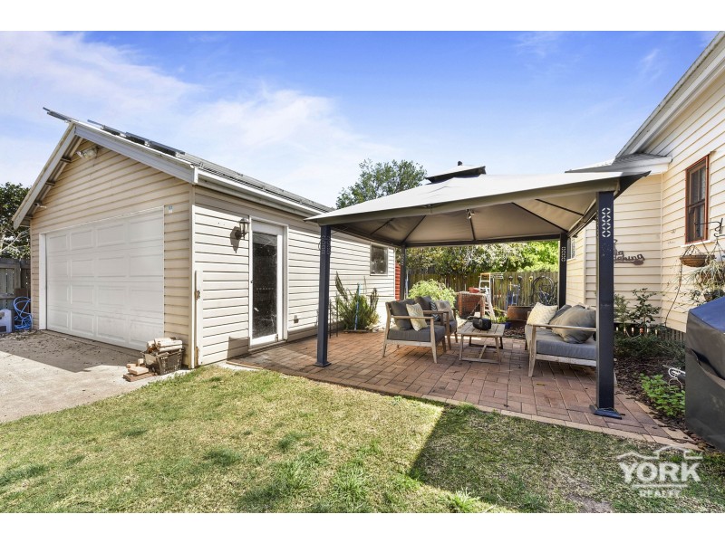 30 Dunmore Street, East Toowoomba QLD 4350