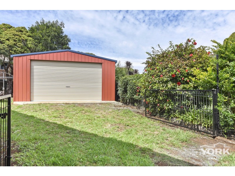 10 Camellia Court, Darling Heights QLD 4350