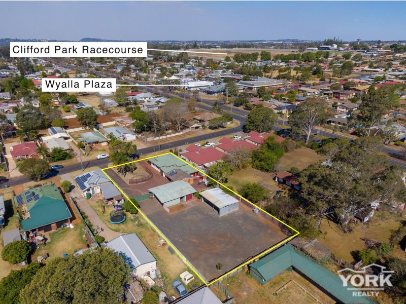 47 Payne Street, Wilsonton QLD 4350