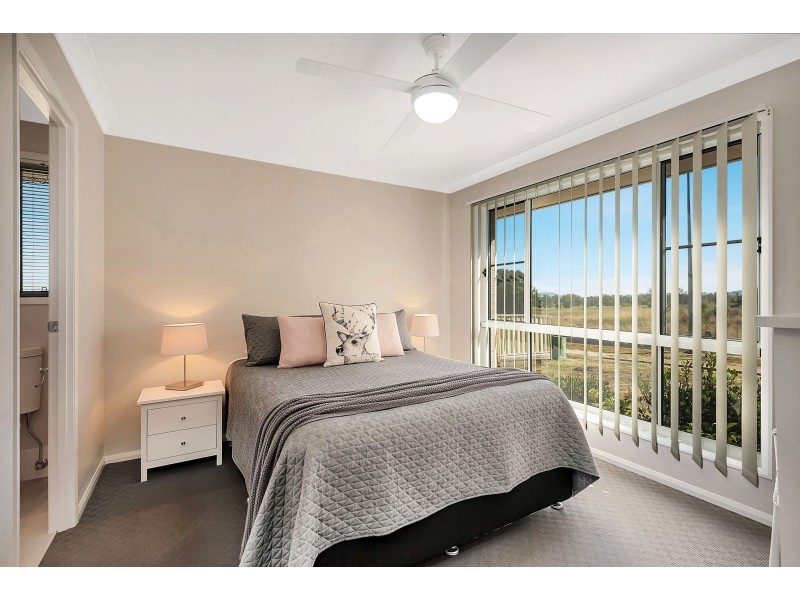 2/40 Shoesmith Road, Westbrook QLD 4350