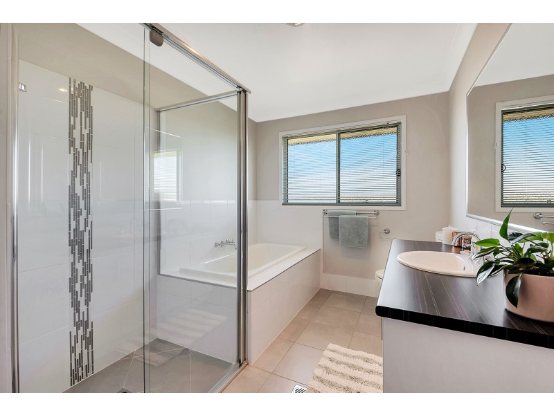 2/40 Shoesmith Road, Westbrook QLD 4350