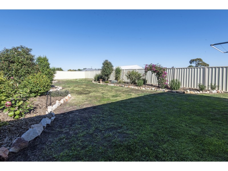 2/40 Shoesmith Road, Westbrook QLD 4350