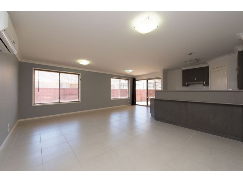 21 Cooranga Street, Glenvale QLD 4350