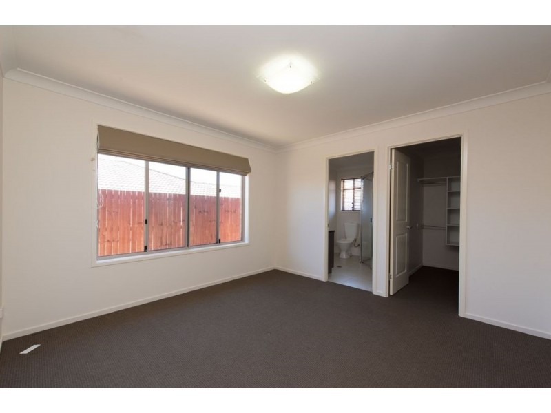 21 Cooranga Street, Glenvale QLD 4350