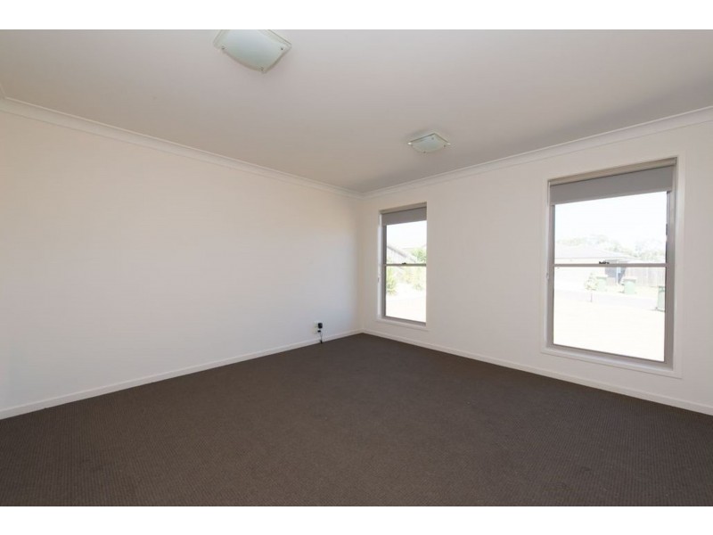 21 Cooranga Street, Glenvale QLD 4350