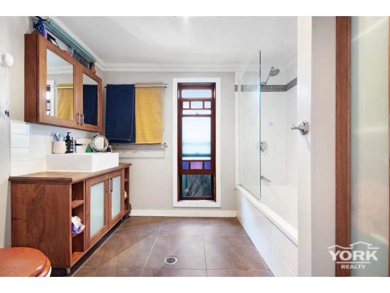 7 Ranfurly Street, Newtown QLD 4350