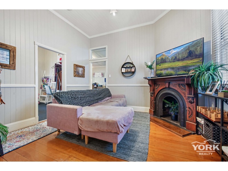 7 Ranfurly Street, Newtown QLD 4350