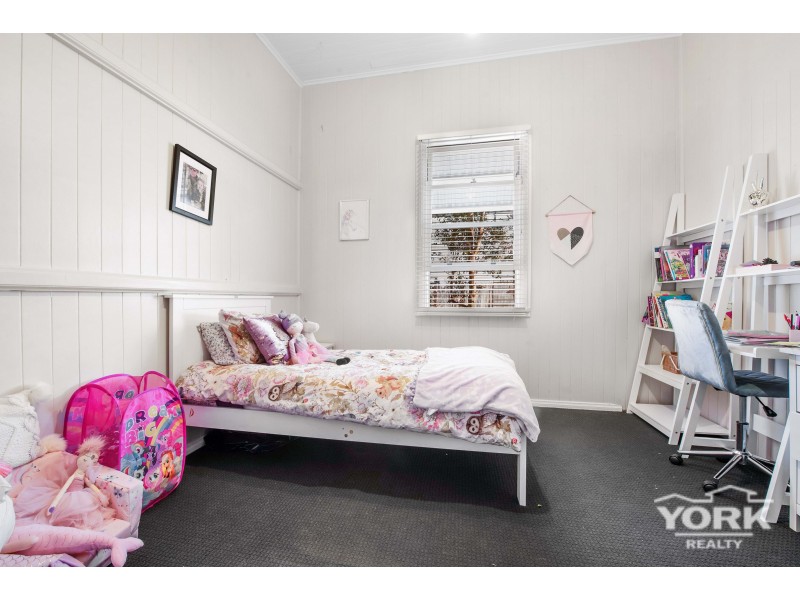 7 Ranfurly Street, Newtown QLD 4350