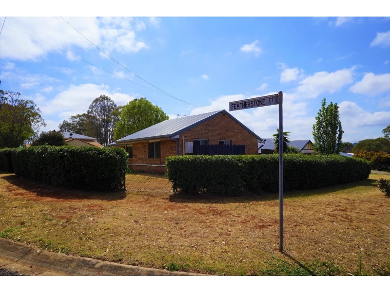 10 Featherstone Court, Rockville QLD 4350