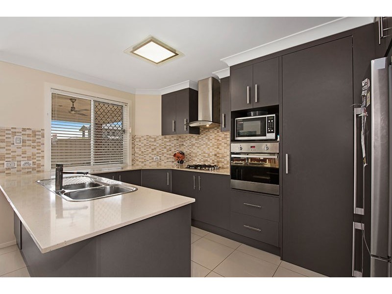 2/14 Ethan Street, Middle Ridge QLD 4350