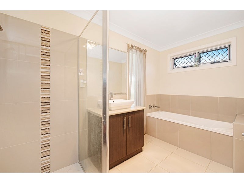 2/14 Ethan Street, Middle Ridge QLD 4350