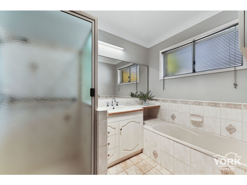 Middle Ridge QLD 4350