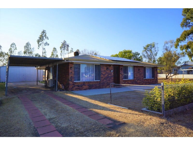 27 York Street, Oakey QLD 4401