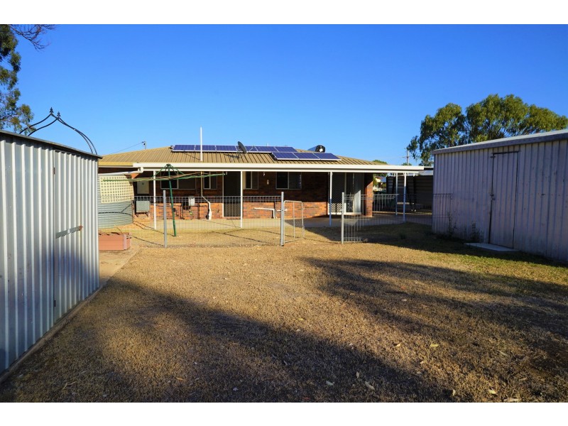 27 York Street, Oakey QLD 4401
