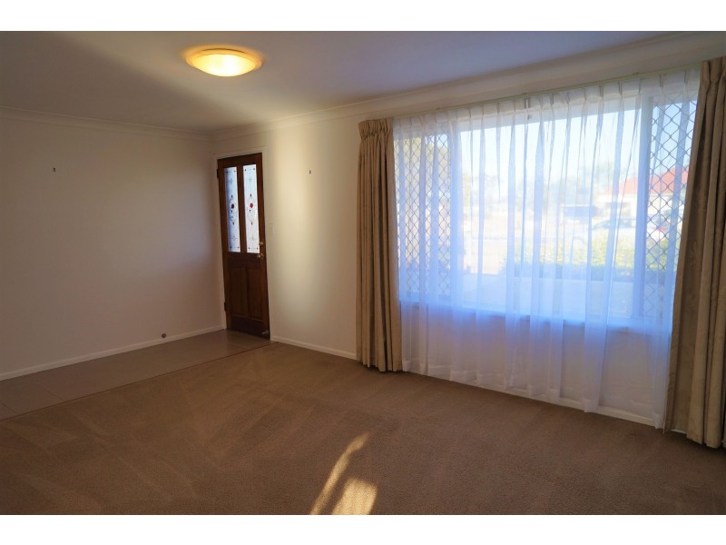27 York Street, Oakey QLD 4401