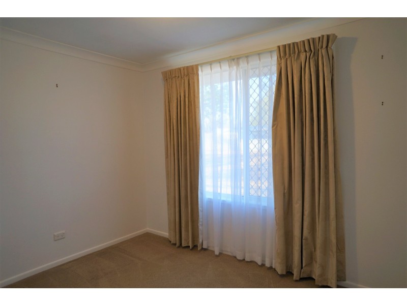 27 York Street, Oakey QLD 4401