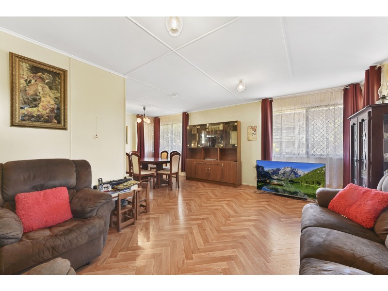 33 Walsh Street, Harlaxton QLD 4350